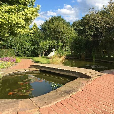 Maesbury Riverside Озуэстри Экстерьер фото