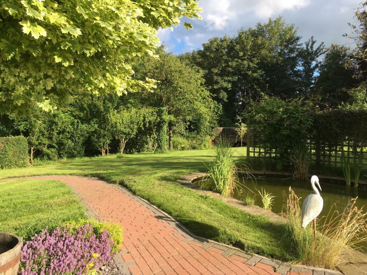 Maesbury Riverside Озуэстри Экстерьер фото